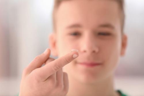 enfant ados lentilles de contact